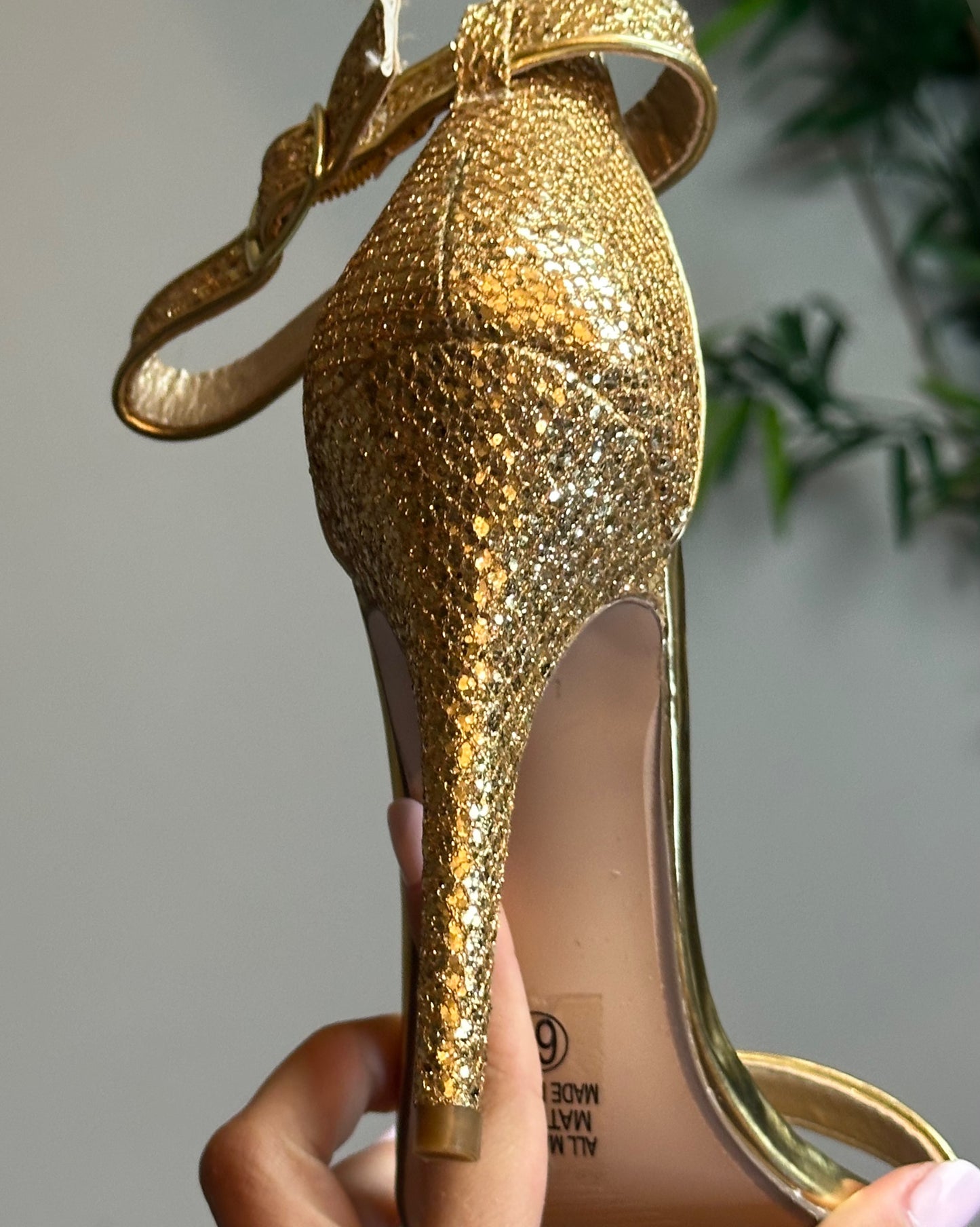 GOLD HEELS